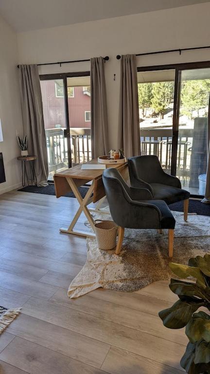 Cozy Condo Walking Distance To Village And Gondola W/ Pool/ Jacuzzi Sleeps 4. Mammoth Lakes Eksteriør bilde