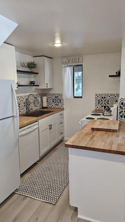 Cozy Condo Walking Distance To Village And Gondola W/ Pool/ Jacuzzi Sleeps 4. Mammoth Lakes Eksteriør bilde